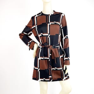 Vintage 70s Long Sleeve Mini Dress Brown Black Neutral Geometric Pattern Medium Polyester Belted Shift High Neck Groovy Disco Medium Large