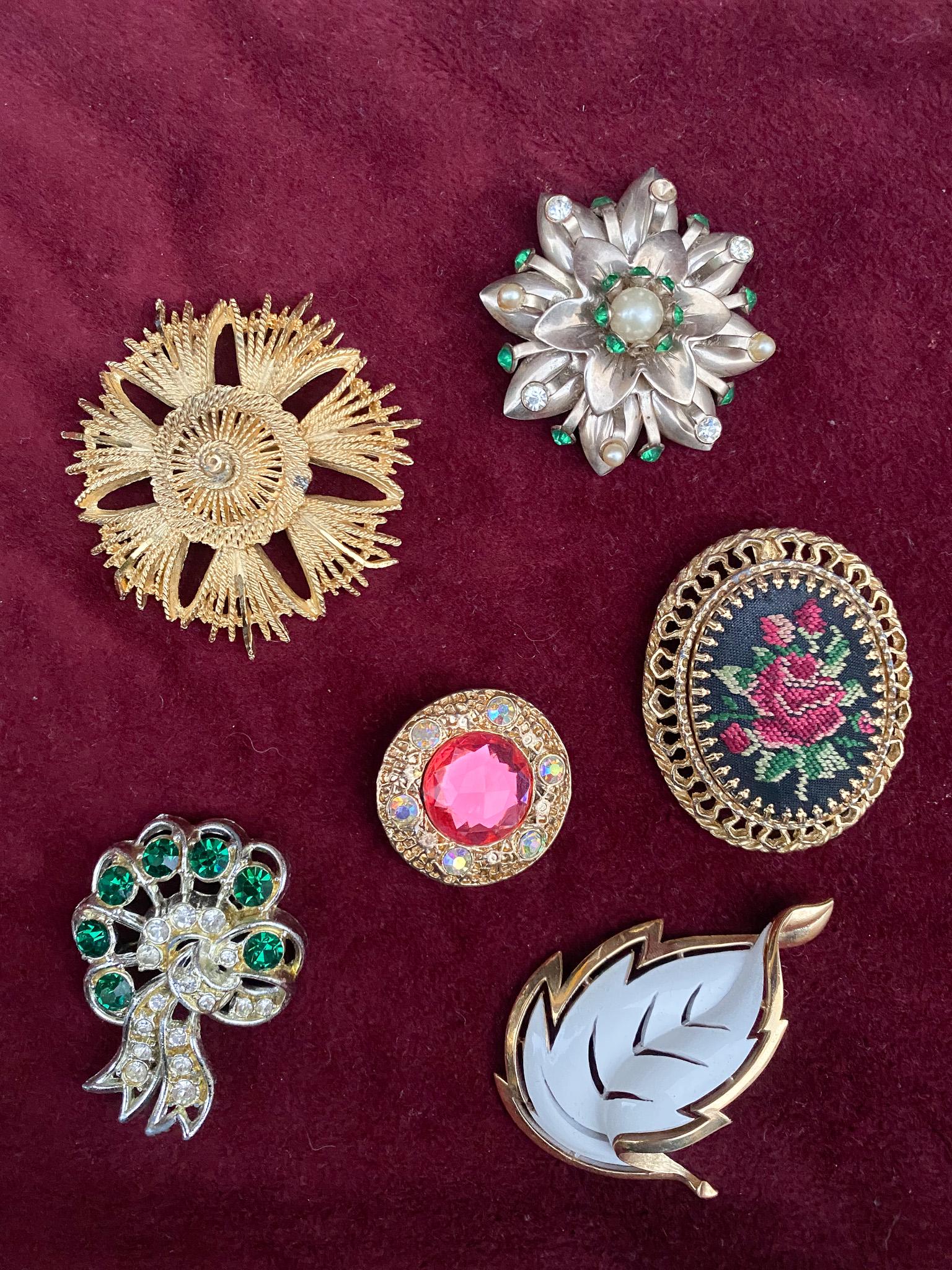 コリアグランドセール 2025 Trifari Pins - Etsy アクセサリー