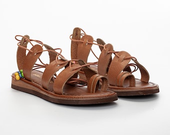Authentische handgefertigte griechische Sandalen: Treten Sie mit Stil in den Sommer ein