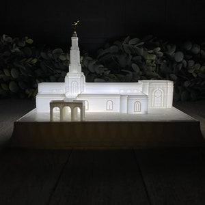 Redlands California Latter-day Temple Night Light Statue - LDS - The Church of Jesus Christ of Latter-day Saints