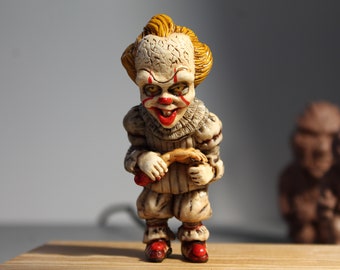 Creepy Clown Figurine – Handmade Resin Horror Figure – Spooky Collectible Art Toy – Dark Decor,  Halloween