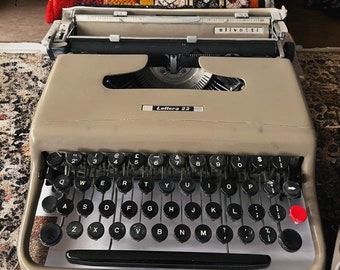 Vintage 1970s Olivetti Lettera 22 Typewriter