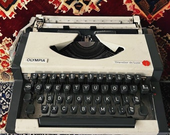 Vintage 1970s Olympia Traveller Typewriter