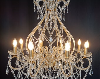 Lustre de cristal em estilo florentino – Feito à mão na Itália – Detalhes em fio de latão – Tamanho e cor da estrutura personalizáveis – Iluminação de luxo