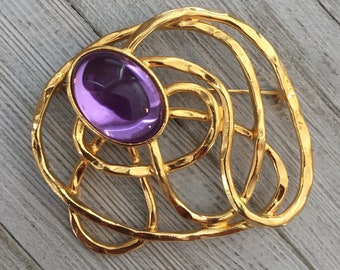 Beautiful AVON  Modern Vintage Gold Brooch With Purple Cabochon