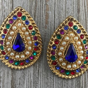 Vintage 1980&#39;s Large Multicolored Rhinestone And Faux Pearl Classic Moghul Statement Clip Earrings