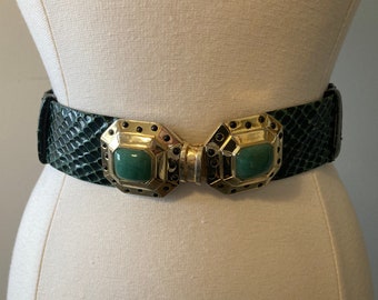 Stunning JUDITH LEIBER Signed Green Snakeskin Adjustable Belt With Gold Buckle And Green Cabochons