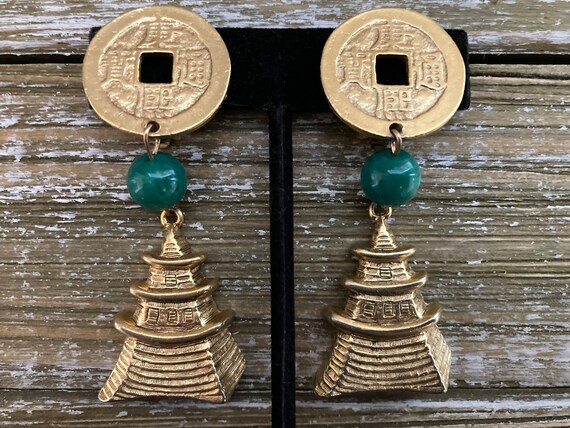Stunning Vintage 1980's Large Gold And Green Asia… - image 4