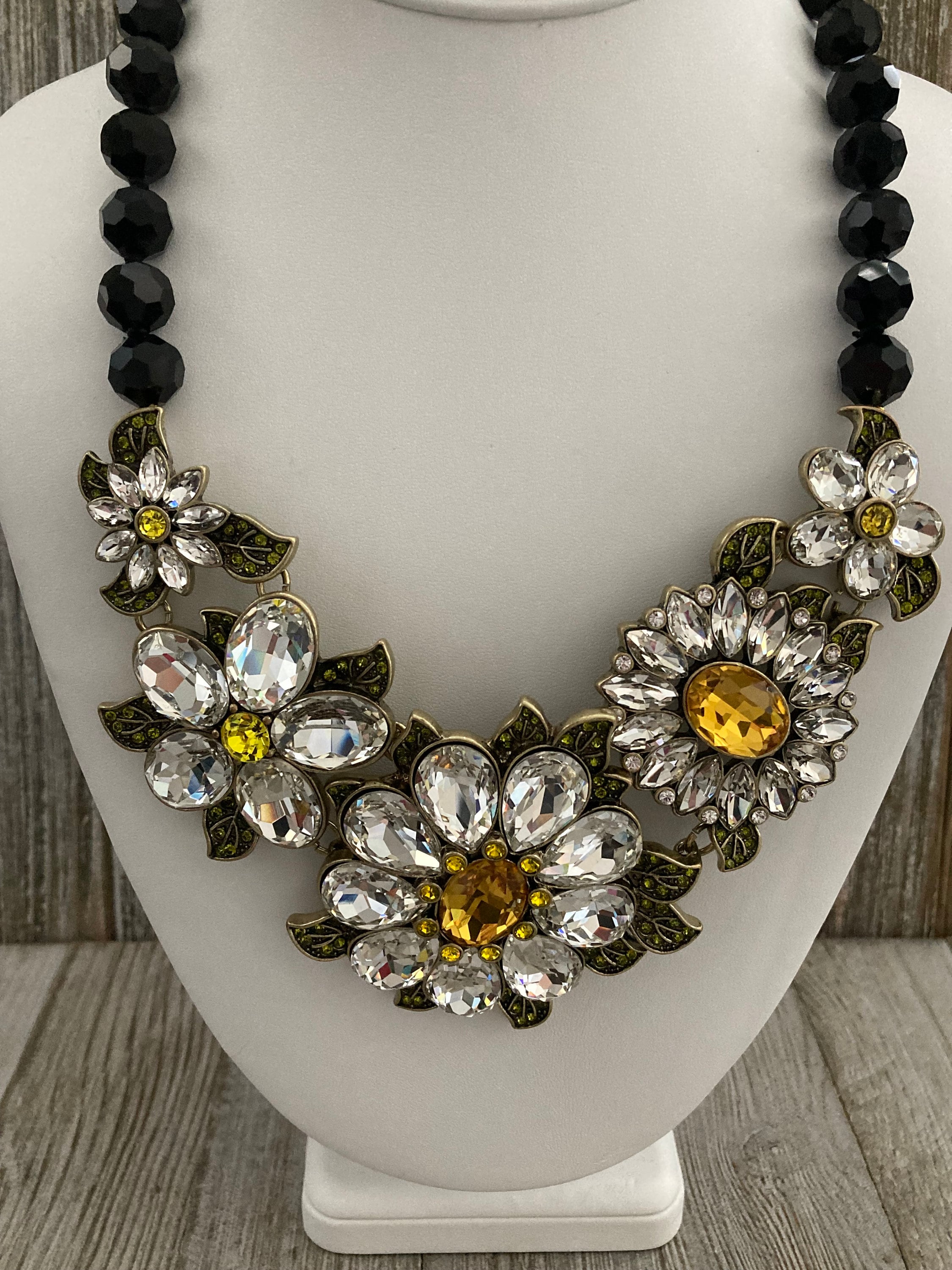 VINTAGE HOLLYWOOD★Nature Daisy Beads Necklace Designer fashion, Seoul-fully created | W Concept