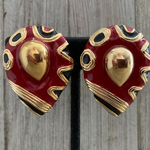 Gorgeous Vintage 1980's Gold, Red And Black Teardrop Shaped Modern Statement Clip earrings image 6