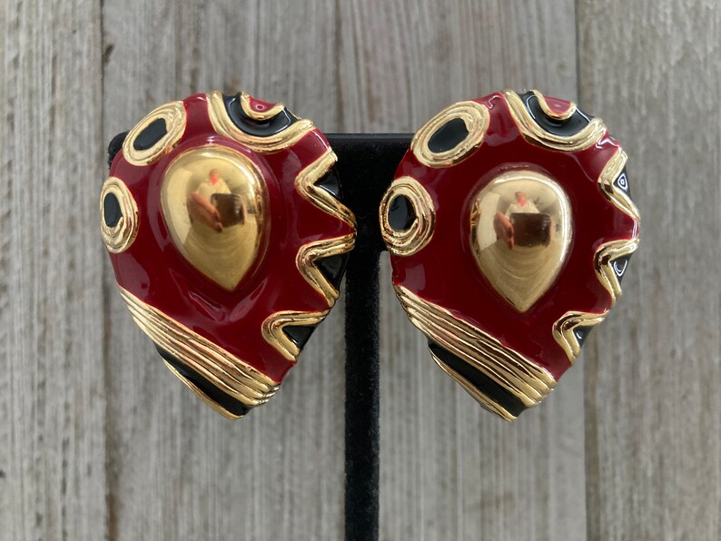 Gorgeous Vintage 1980's Gold, Red And Black Teardrop Shaped Modern Statement Clip earrings image 6
