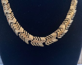 NAPIER Signed Vintage 1980's Gold Modern Statement Collar Necklace