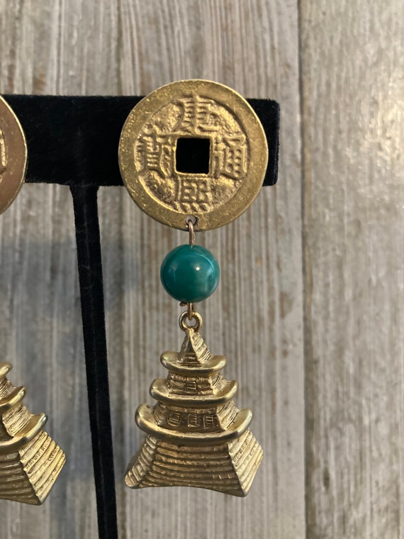 Stunning Vintage 1980's Large Gold And Green Asia… - image 2