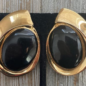 ELLE Signed Vintage 1980&#39;s-90&#39;s? Modern Gold And Black Statement Clip Earrings