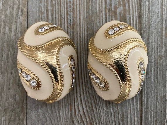 Amazing Vintage 1990's Beige And Gold Oval Classi… - image 1
