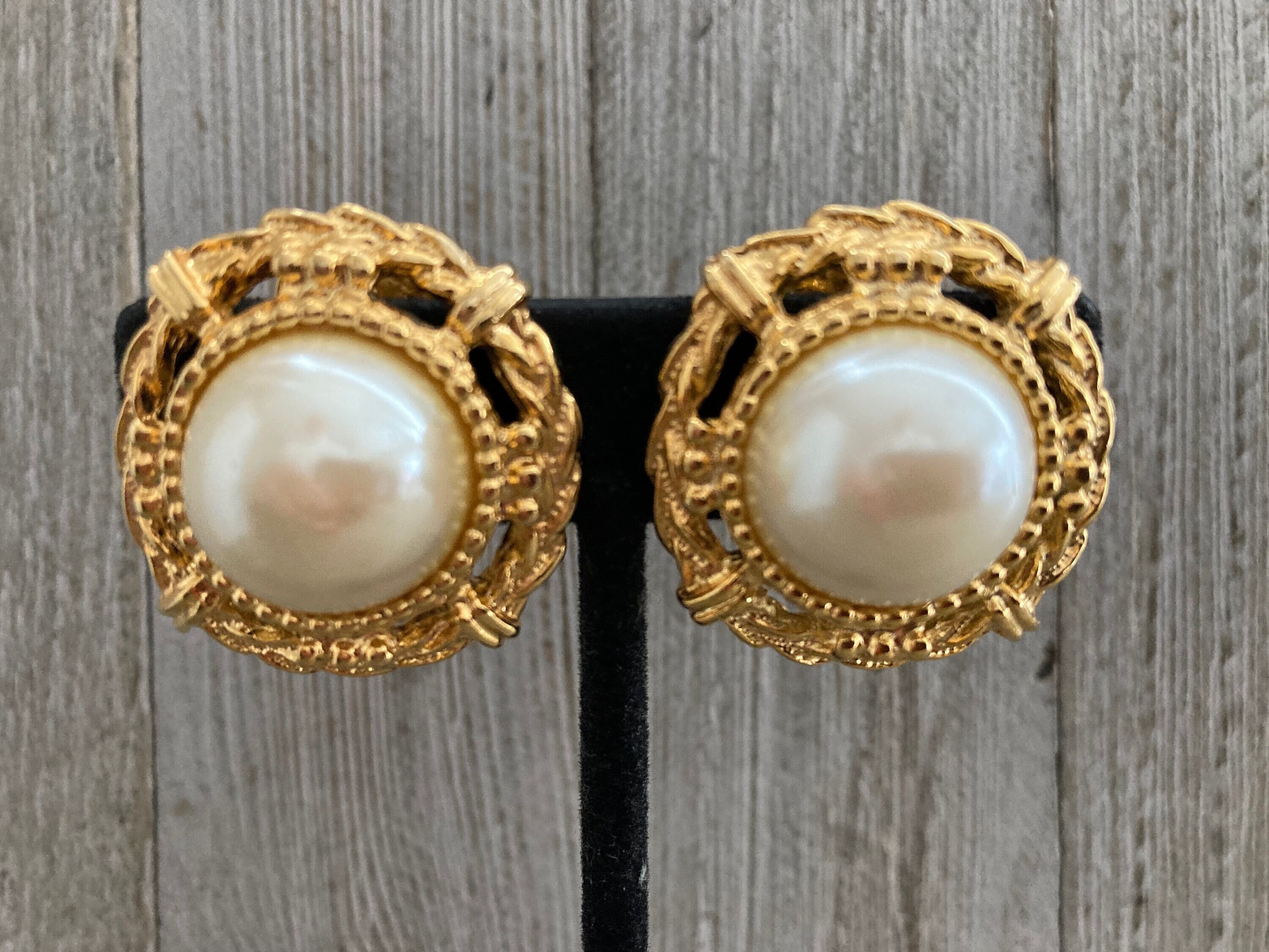 GG Faux Pearl Clip On Earrings in Gold - Gucci