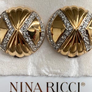 NINA RICCI 1990&#39;s NOS Round Gold With Rhinestones Classic Clip Earrings