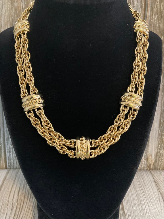 Beautiful Vintage 1980's-90's Gold Classic Stateme