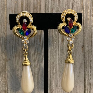 Beautiful Vintage 19980's Gold With Multicolored Rhinestones And Pearls Classic Dangle Clip Earrings