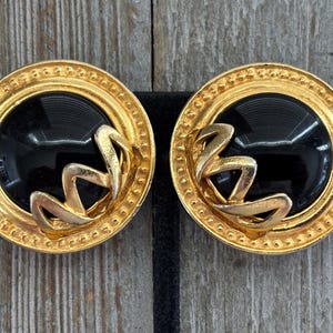 Gorgeous Vintage 1980&#39;s-90&#39;s Large Round Gold And Black Modern Statement Clip Earrings