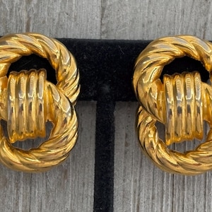 Beautiful PREMIER Designs Signed 1990&#39;s Gold Modern Statement Clip Earrings