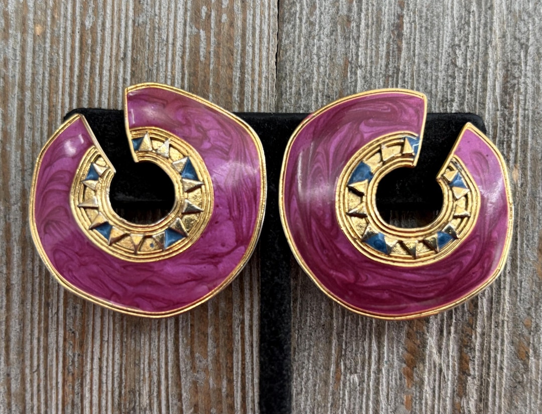 BEREBI Signed 1990's Pink and Gold Round Modern Statement Clip Earrings ...