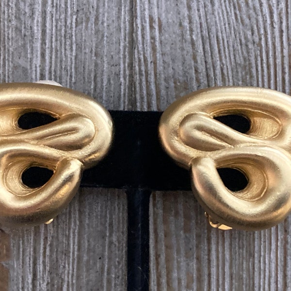 Fabulous LES BERNARD Signed Vintage 1980's New Old Stock  Matte Gold Modernist Statement Clip Earrings