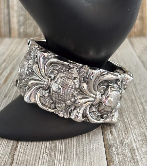 Fabulous Whiting Davis Signed 1970's Hinged Repousse Silver Cuff