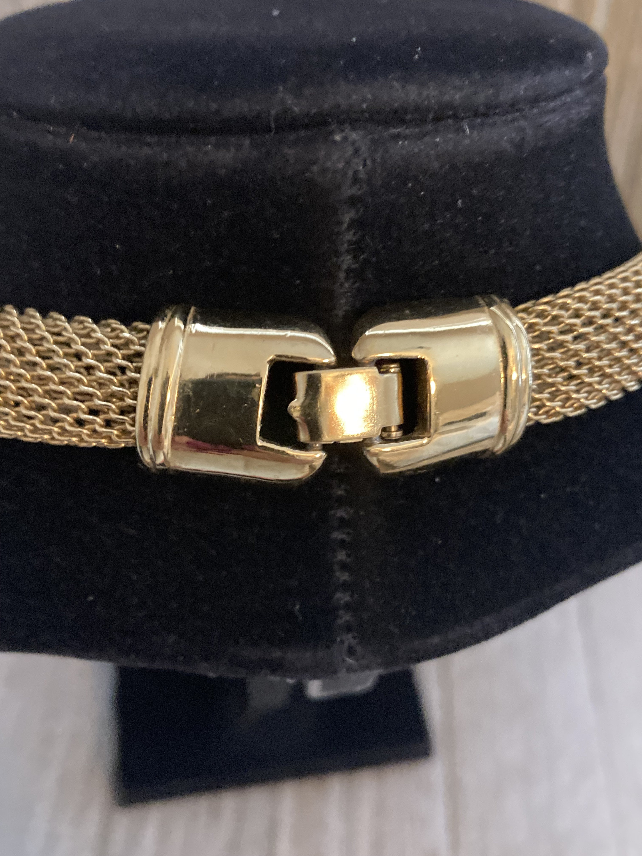 Collier Vintage Monet - Métal Doré Laqué Beige, Pendentif Feuille - Style Années 70
