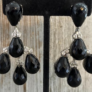 Stunning SIMAN TU Signed 1990&#39;s-Early 2000&#39;s Heavy Silver Chandelier Dangle Clip Earrings With Black Beads And Rhinestones
