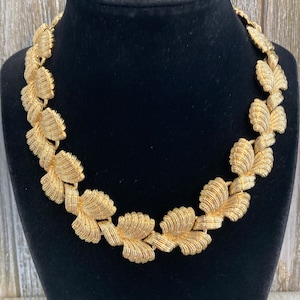 CRYSTALINE New Old Stock Vintage 1980er Jahre Chunky Gold moderne klassische Statement-Halskette