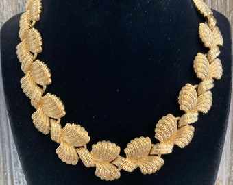 CRYSTALINE New Old Stock Vintage 1980er Jahre Chunky Gold Modern Classic Statement Collar Halskette