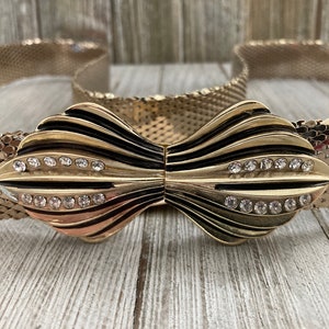 Vintage Whiting and Davis Gold Belt Womens 24\