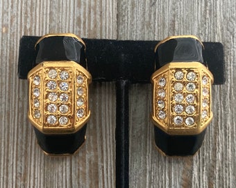 Belles boucles d'oreilles clip classiques vintage des années