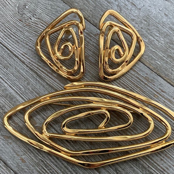 Beuatiful AVON Signed Vintage 1990's Gold Modernist Statement Brooch And Pierced Earring Set