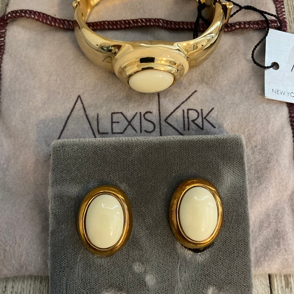 Spectacular ALEXIS KIRK New Old Stock Vintage 1980's Modern Beige And Gold Hinged Bangle Bracelet And Oval Clip Earrings Set