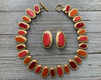 Espetacular ANNE KLEIN assinado vintage 1990 vermelho e laranja moderno conjunto de colar e brinco de clipe