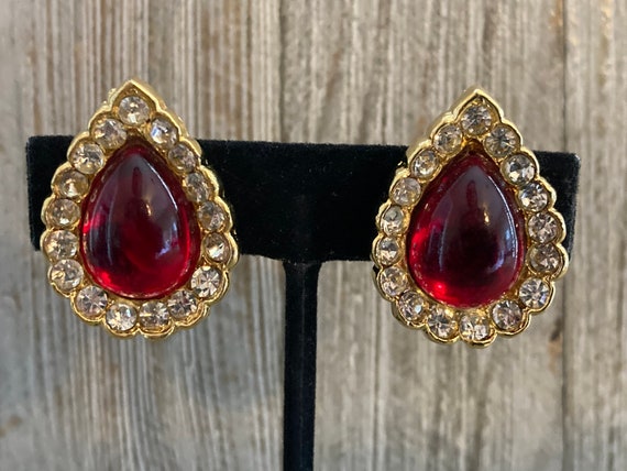 Beautiful Vintage Gold With Red Cabochon Classic … - image 4