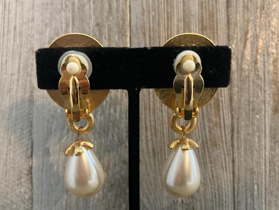 Boucles D'oreilles Vintage Clips Perle – Doré à L'or Fin – Créateur – Paire Ancienne