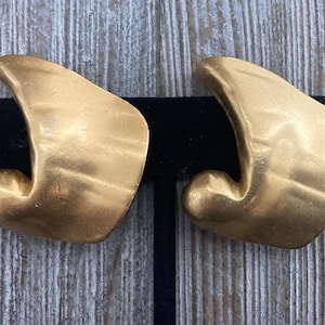 Gorgeous Vintage 1980&#39;s-90&#39;s Modern Gold Statement Clip Earrings