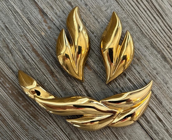 GIVENCHY Signed 1990's Massive Gold Modernist Gol… - image 1