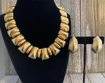Exquisite ST. JOHN New Old Stock Vintage 1990's Massive Gold Modern Statement Collar Necklace And Clip Earring Set