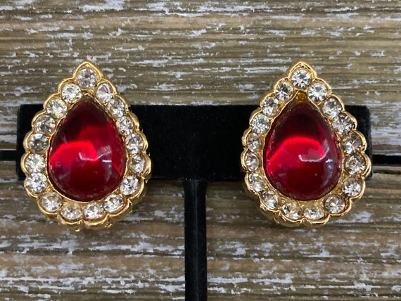 Beautiful Vintage Gold With Red Cabochon Classic … - image 6
