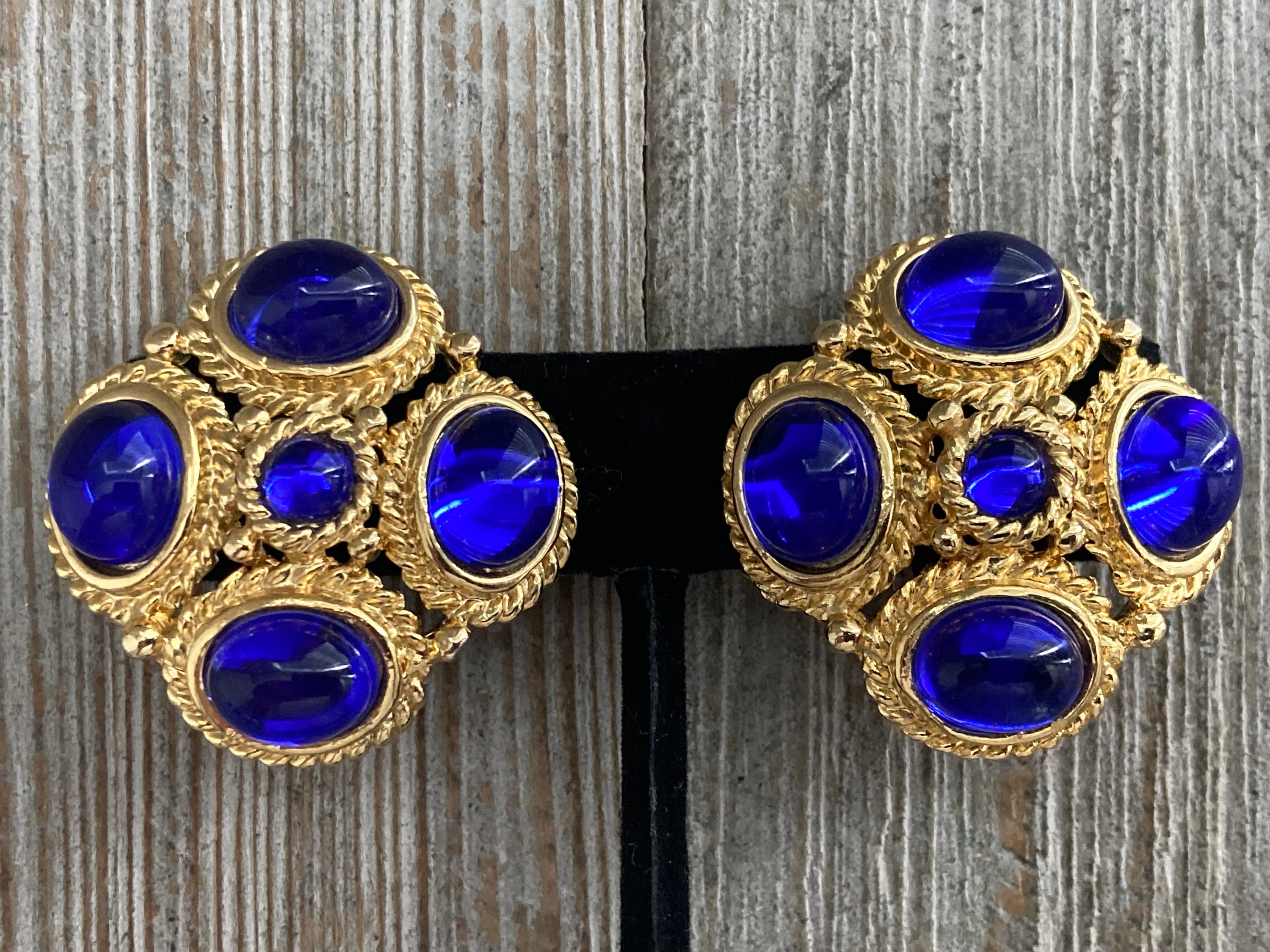Stunning Vintage 1980's Gold With Blue Cabochons Classic 
