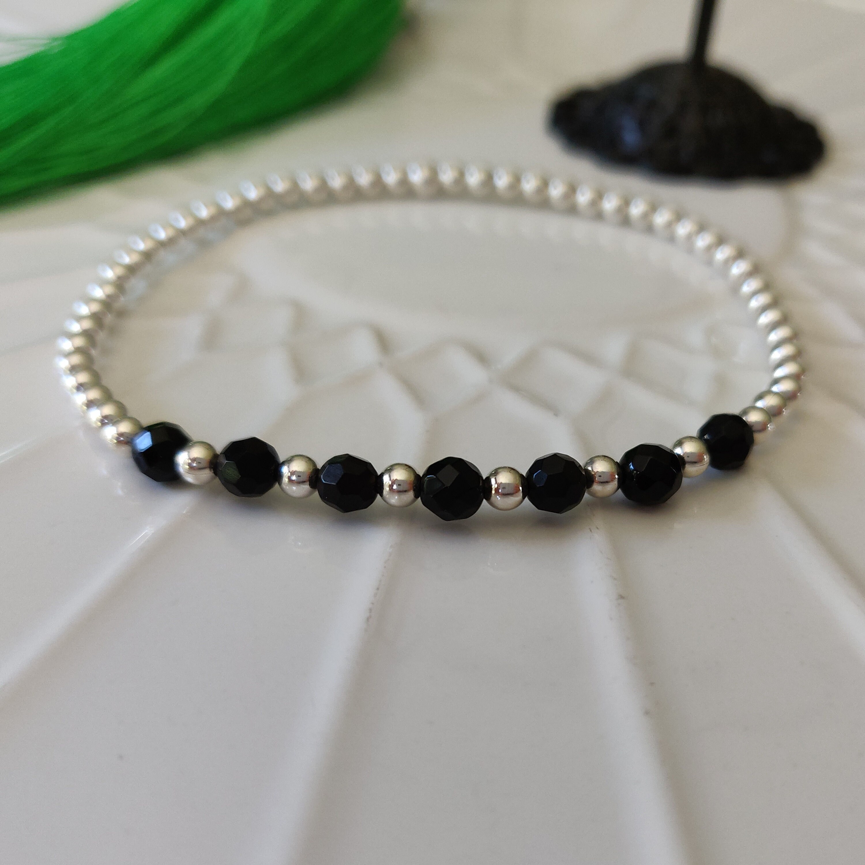 アクセサリー Silver Beaded Bracelet / Medium 925 Sterling Silver Beaded Stretch Bracelet - Kelly and Rose