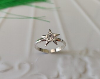 925 Sterling Silver Crystal Star Toe Ring in Box