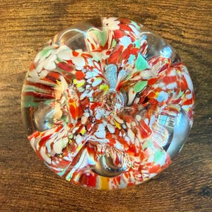 Vintage Blown Glass Paperweight – Red, White & Green Confetti Swirl – Art Glass Sculpture – Retro Desk Decor