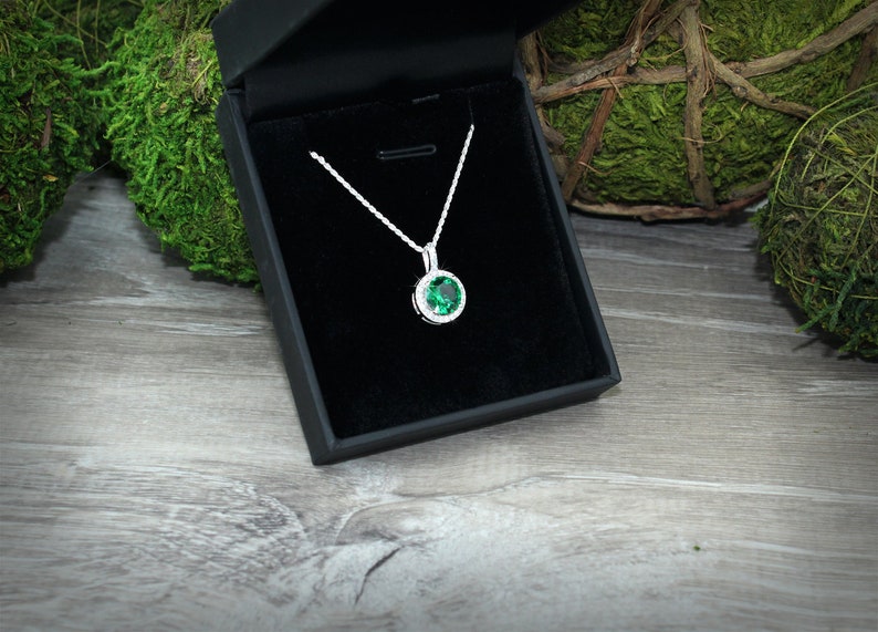 Beautiful Halo Pendant Set in 925 Sterling Silver with a Solid 925 Sterling Silver Rope Chain Italy Optional May Birthstone Emerald