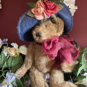 vintage Boyds Bears plush jointed teddy bear named &quot;Aunt Yvonne Dubeary&quot;.