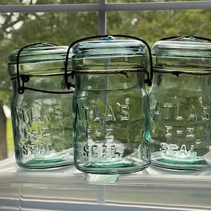 Mason jar wire bale top corn flower blue  1910 set of 3
